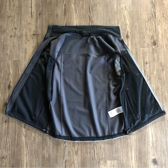 Mountain Hardwear grey zip up vest - Picture 4 of 12